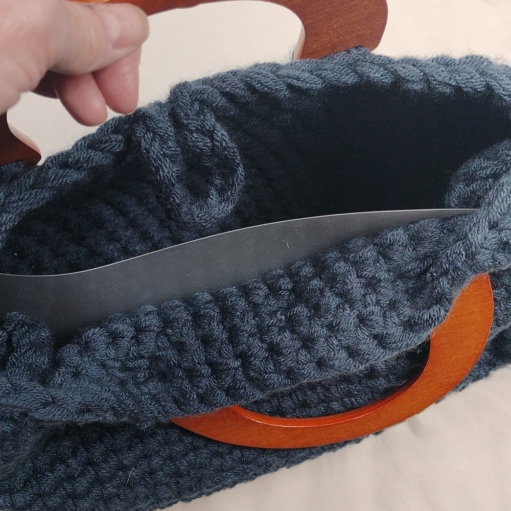Handcrafted Blue Knit purse - Picture 5 of 7